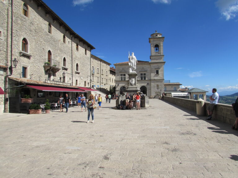 San Marino and the factory outlets